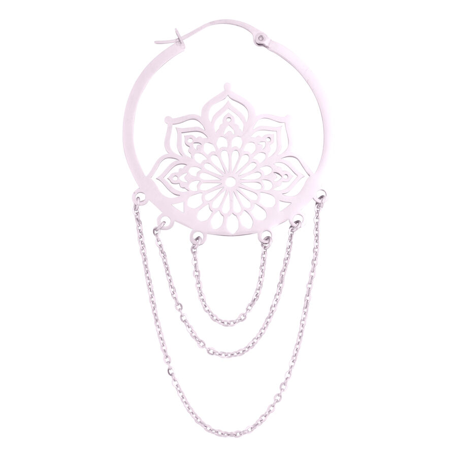 Orecchini La Fleur in argento con design floreale e catene su sfondo bianco