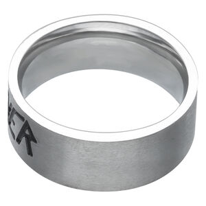 Silberner Ring mit Slayer Logo auf weißem Hintergrund, aus poliertem Chirurgenstahl