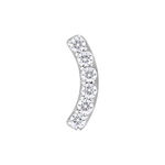 Accessorio piercing argento con sei cristalli chiari su sfondo bianco