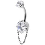Piercing Bananabell in argento con cristalli chiari e catena su sfondo bianco