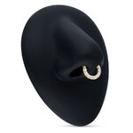 Clicker de septum de oro de 18K con cristales claros sobre fondo negro