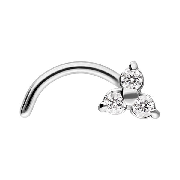 Piercing nasal de plata con tres cristales claros sobre fondo blanco