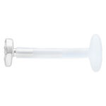 Labret de plata con adorno martillado sobre fondo blanco