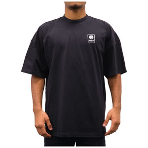 Schwarzes Oversized Mock Neck T-Shirt Schwarzes unisex Oversized T-Shirt mit Mock Neck, Baumwolle, Person trägt Größe L