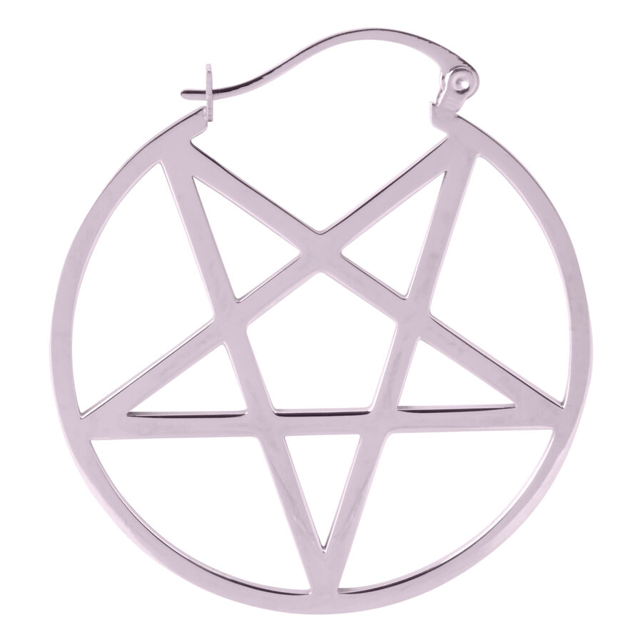 Orecchino a cerchio nero con design a pentagramma su sfondo bianco
