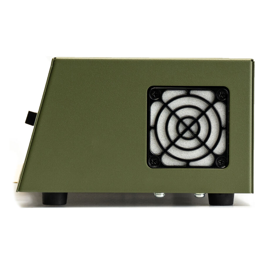 Termocopiatore verde TIM con griglia di ventilazione su sfondo bianco