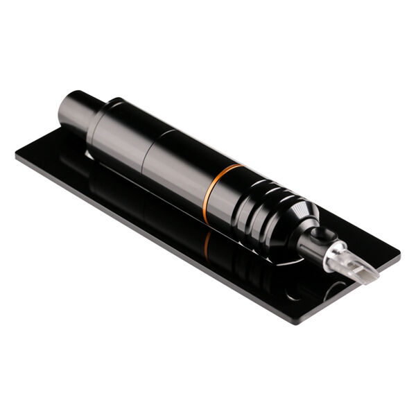 Máquina de tatuar HAWK PEN negra sobre fondo negro