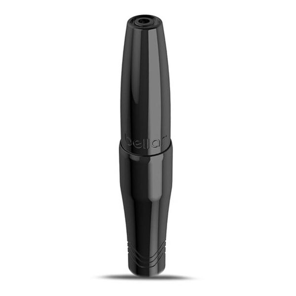 Máquina de tatuaje negra FK Irons Microbeau Bellar sobre fondo blanco