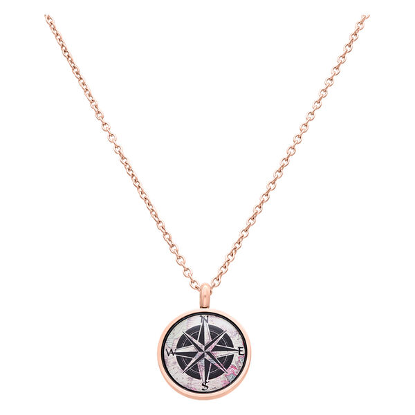 Collar rosado con colgante de brújula sobre fondo blanco