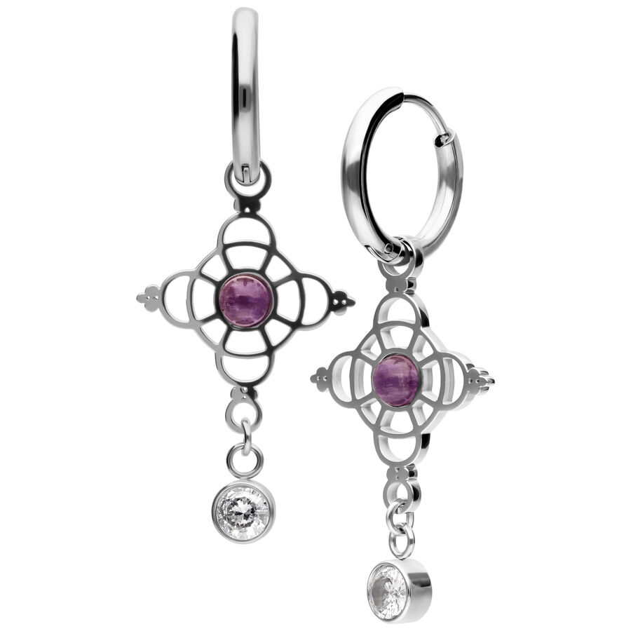 Orecchini a cerchio in argento con ametista viola e zirconi chiari, su sfondo bianco