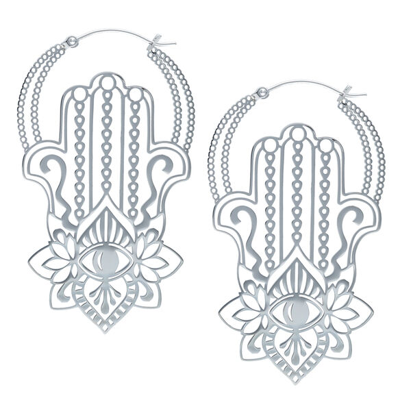 Dos pendientes Khamsa de plata de acero quirúrgico con diseño delicado sobre fondo blanco