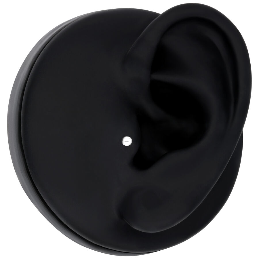 Accessorio nero per orecchio su sfondo rotondo nero con sfera argentata