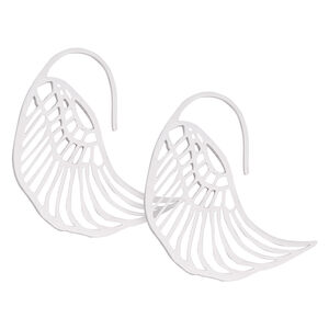 Silberne Wings Ohrhänger aus Chirurgenstahl Zwei silberne Ohrhänger in Flügelform aus Chirurgenstahl auf weißem Hintergrund