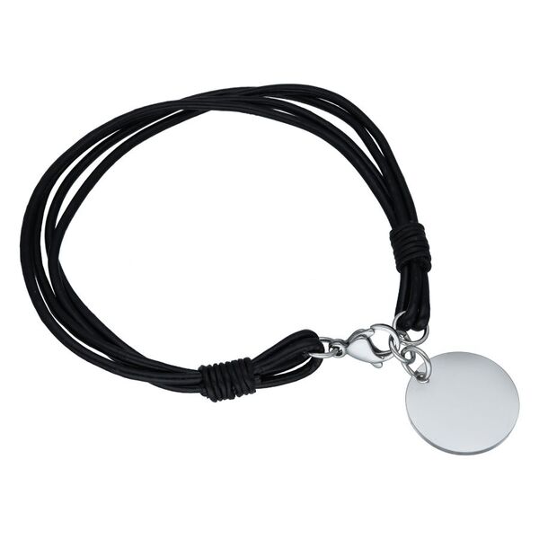 Pulsera negra con placa plateada grabable sobre fondo blanco