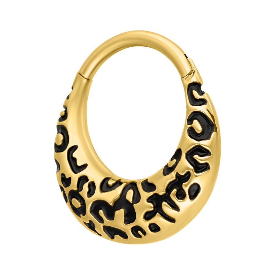 Clicker para septum dorado con diseño de leopardo negro sobre fondo blanco