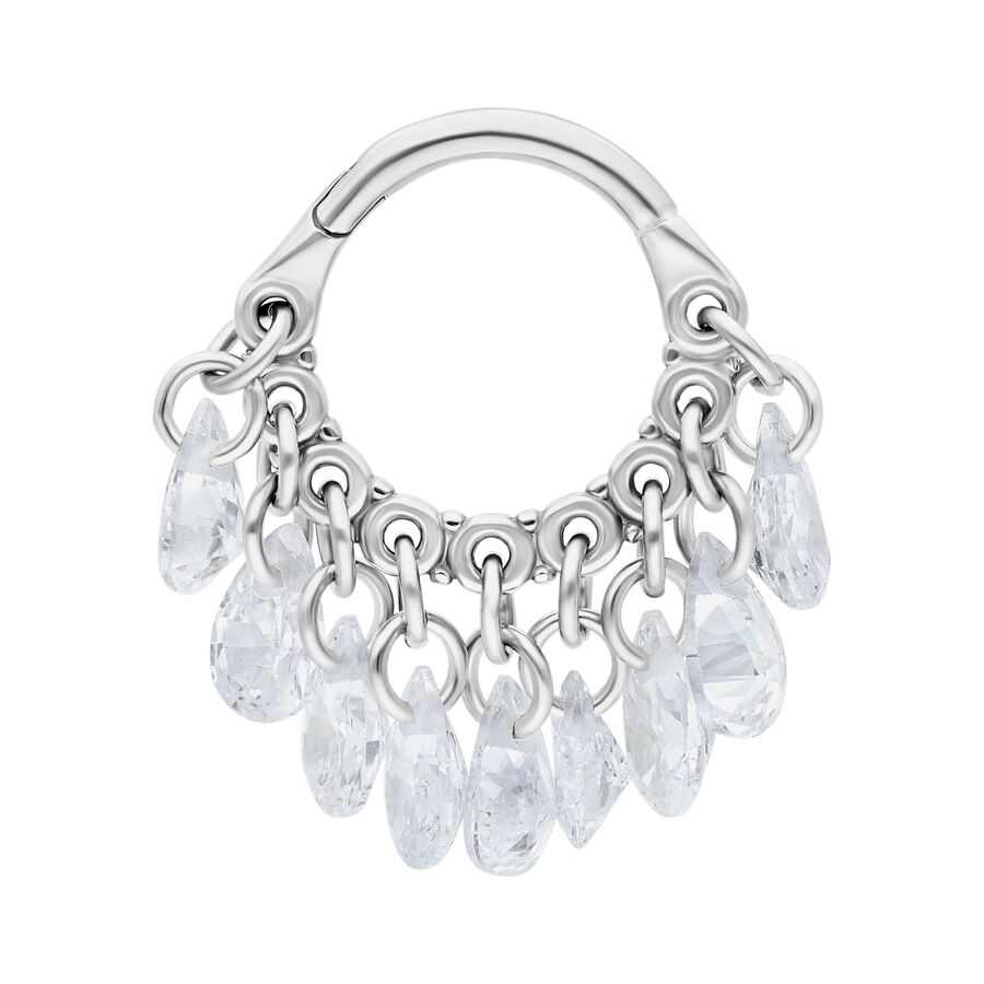Hinged Ring in argento con cristalli trasparenti pendenti su sfondo bianco