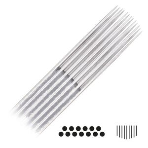 Magnum Curved Long Taper Tattoonadeln 50 Stück Silberne Tattoonadeln aus Chirurgenstahl auf weißem Hintergrund