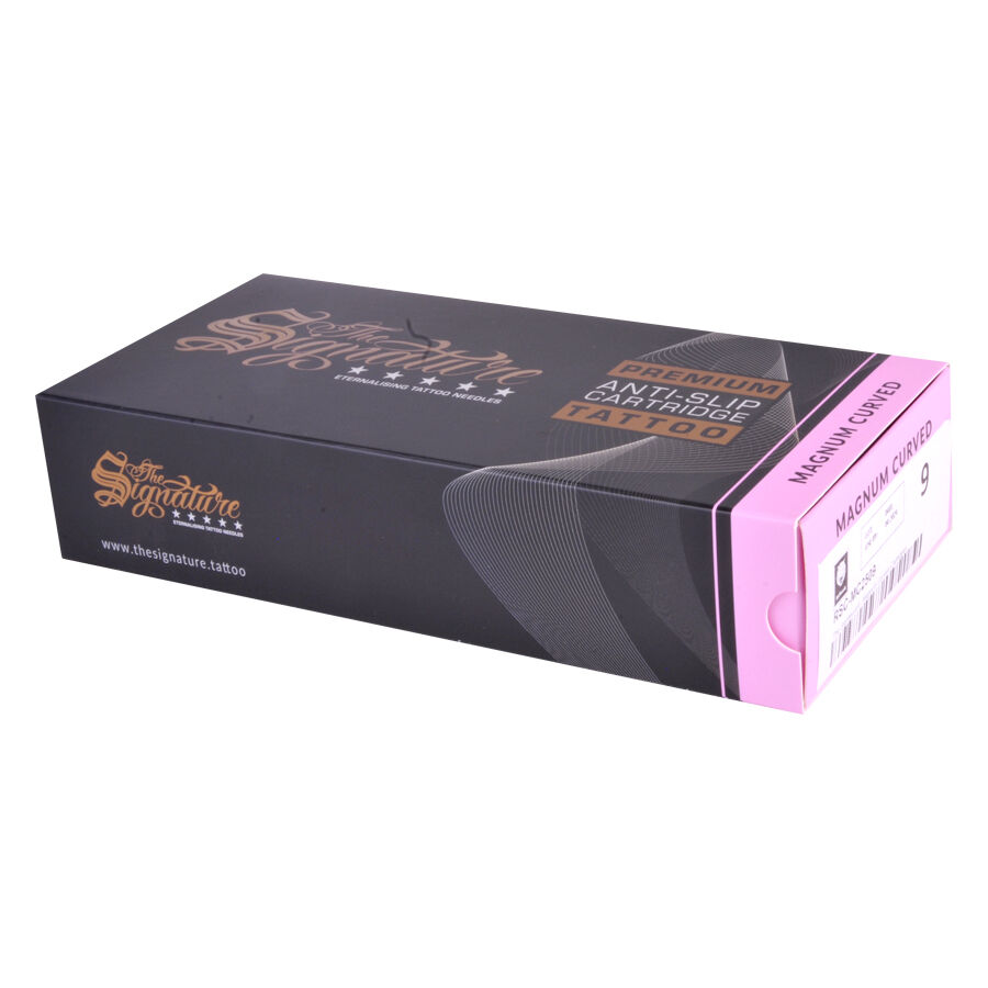 Confezione nera delle Cartucce Curved Magnum di Wildcat con bordo rosa su sfondo bianco