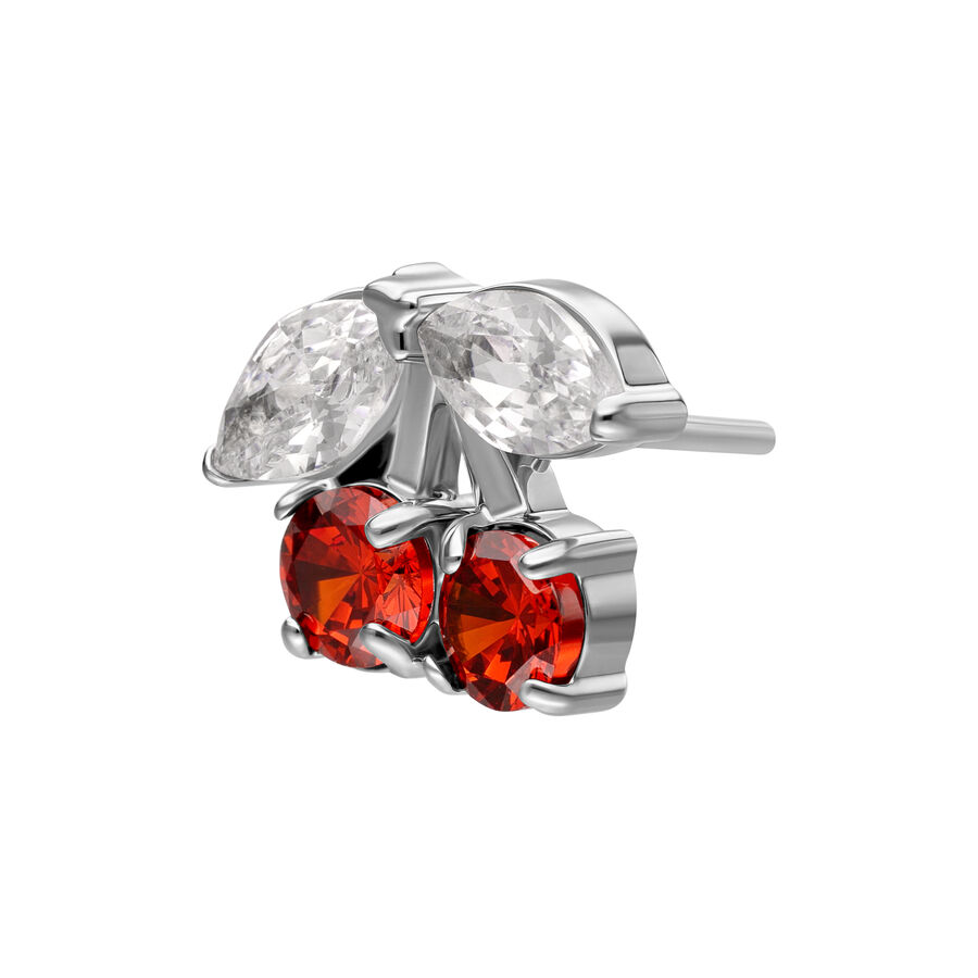 Plata Cherry Top con dos circonitas rojas y piedras claras sobre fondo blanco