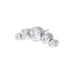 Inserto argento con tre cristalli chiari su sfondo bianco