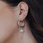Orecchio con Stone Hoop bianco e catena in acciaio inossidabile effetto argento