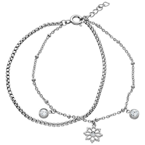 Pulsera delicada en plata con colgante de flores y cristales sobre fondo blanco
