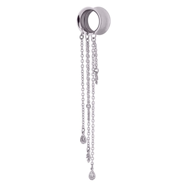 Túnel de plata con gota de cristal y cadenas sobre fondo blanco