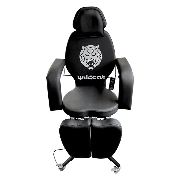 Musta Wildcat Pro Tattoo -makuuasento keinonahkaverhoilulla, pyörillä