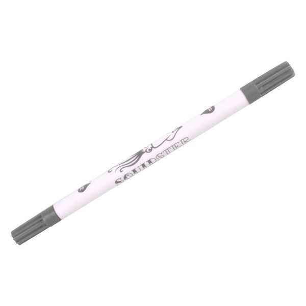 Penna Tattoo Squidster grigia su sfondo bianco