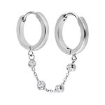 Orecchini in argento con catena di cristalli su sfondo bianco