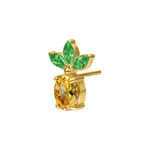 Ajuste dorado en forma de piña con piedra amarilla y hojas verdes sobre fondo blanco