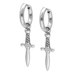 Orecchini argento a forma di piccole spade su sfondo bianco