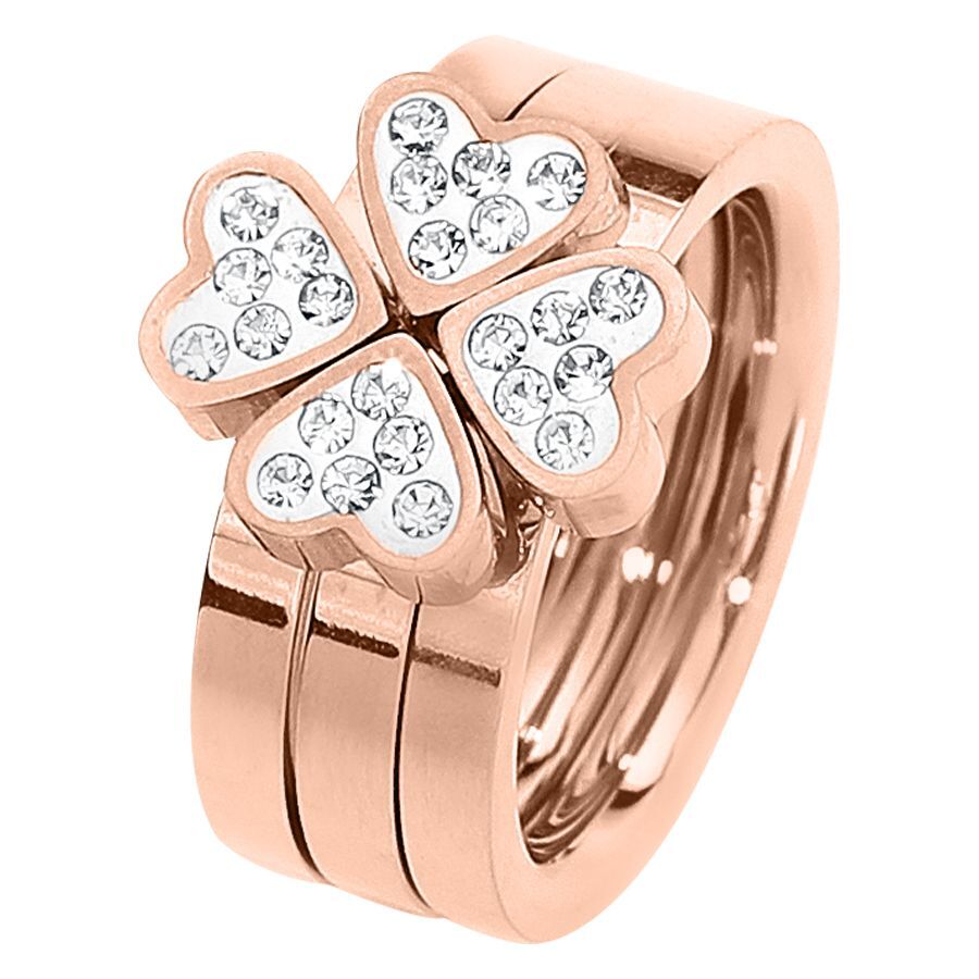 Anello quadrifoglio in oro rosa con cristalli chiari su sfondo bianco