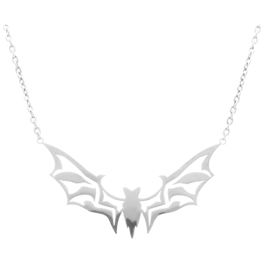 Collana color argento con ciondolo a forma di pipistrello in acciaio chirurgico su sfondo bianco