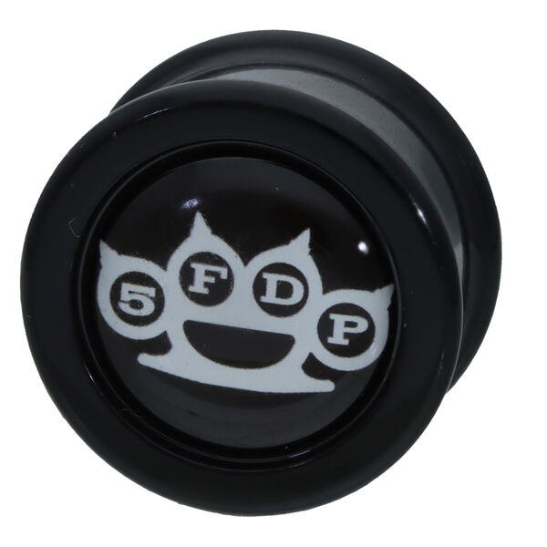 Plug negro con logo de nudillos de latón 5FDP blanco sobre fondo blanco