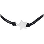 Pulsera de nylon negra con estrella plateada sobre fondo blanco