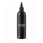 Schwarze Flasche Void Tattoo Ink mit Spenderkappe auf weißem Hintergrund