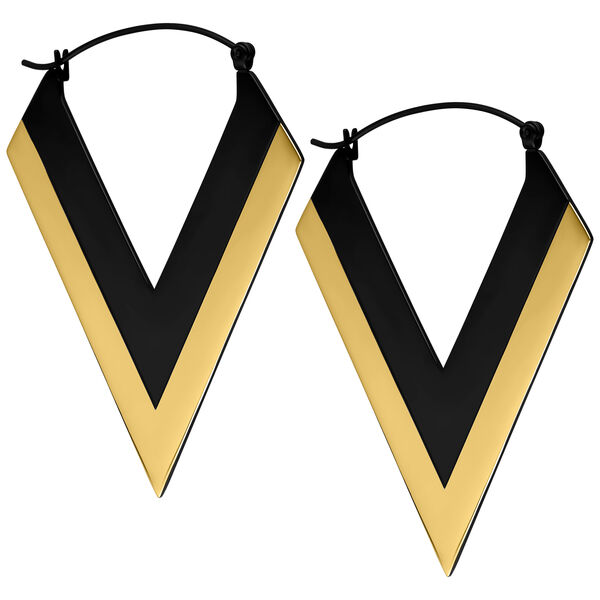 Due orecchini a forma di V in oro e nero su sfondo bianco