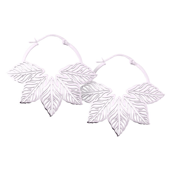 Aros Abey plateados en forma de hoja sobre fondo blanco