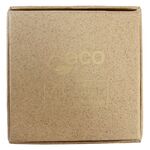 Scatola di cartone quadrata con logo Wildcat su sfondo beige