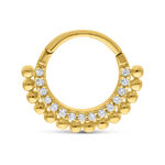 Clicker in oro 14K con piccoli cristalli su sfondo bianco