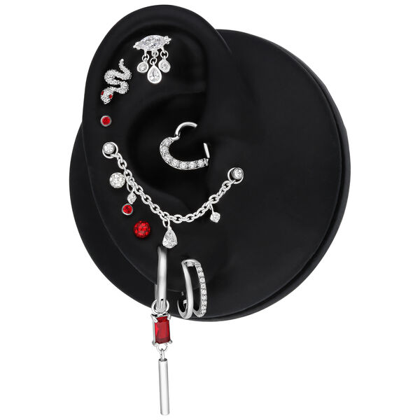Cadena de piercing plateada con gotas de cristal claras en modelo negro