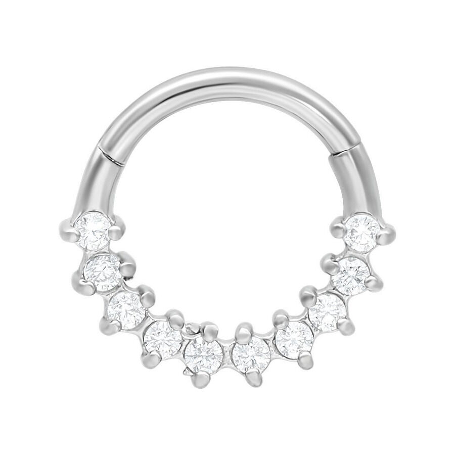 Septum Clicker color argento in acciaio chirurgico con cristalli, su sfondo bianco