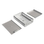 Set di Vassoi Argento Enbio Pro con pareti decorative su sfondo bianco
