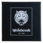 Schwarze Schmuckbox mit Wildcat Logo auf weißem Hintergrund