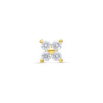 Accesorio de oro 14K con cuatro cristales claros sobre fondo blanco