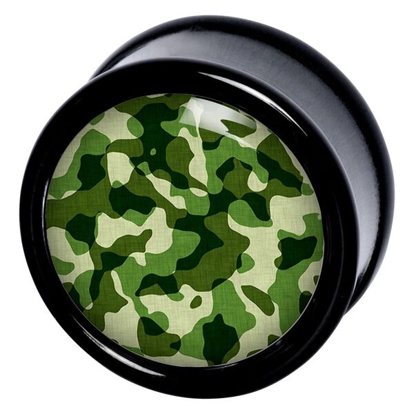 Runder Camouflage Plug mit grünem Tarnmuster auf schwarzem Hintergrund