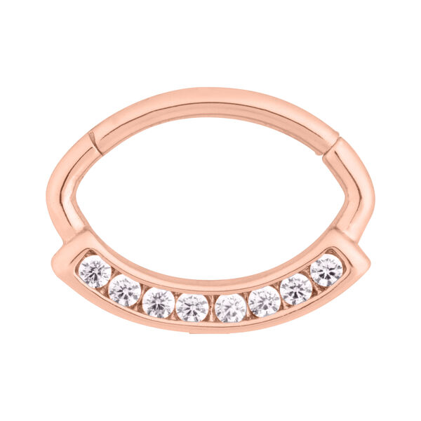 Roségoldener Piercing-Ring mit klaren Kristallen auf weißem Hintergrund