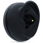 Goldener 18k Basic Ball Piercing Aufsatz auf schwarzem Ohrmodell