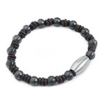 Bracciale Knot nero con accenti marroni e chiusura argentata su sfondo bianco